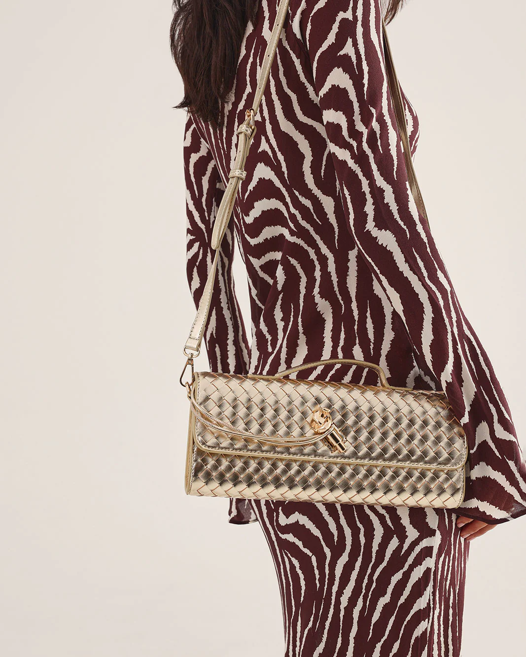 ALICE CLUTCH BAG - GOLD METALLIC - Image 3