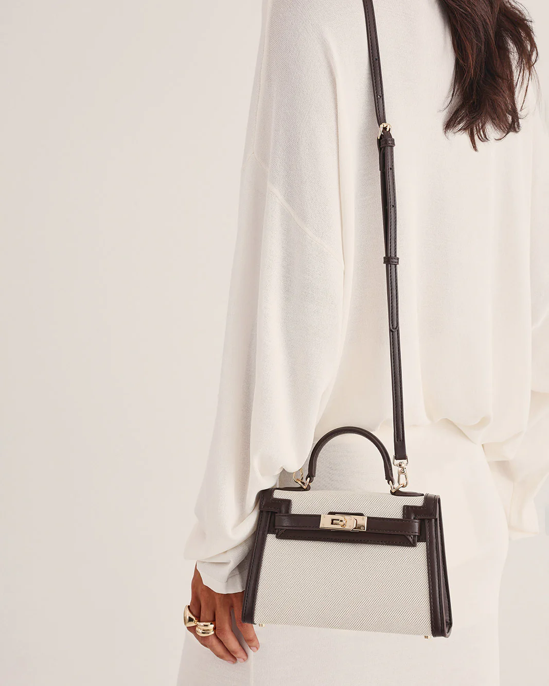 HARIETTE HANDLE BAG - NATURAL LINEN-CHOCOLATE - Image 3